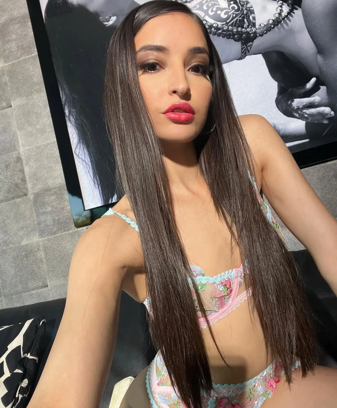 Ariana - Escort Glasgow
